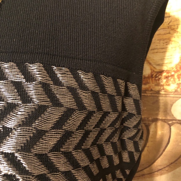Sz XL Escada Shiloah Black and Silver Sleeveless Knit Top - Picture 9 of 16